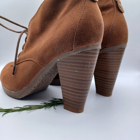 Jessica Heeled Ankle Boot - Picture 2 of 15